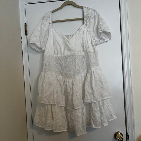 Shein Curve Size 4xl White Flowy Dress w/ Puff Sleeves - Picture 1 of 5